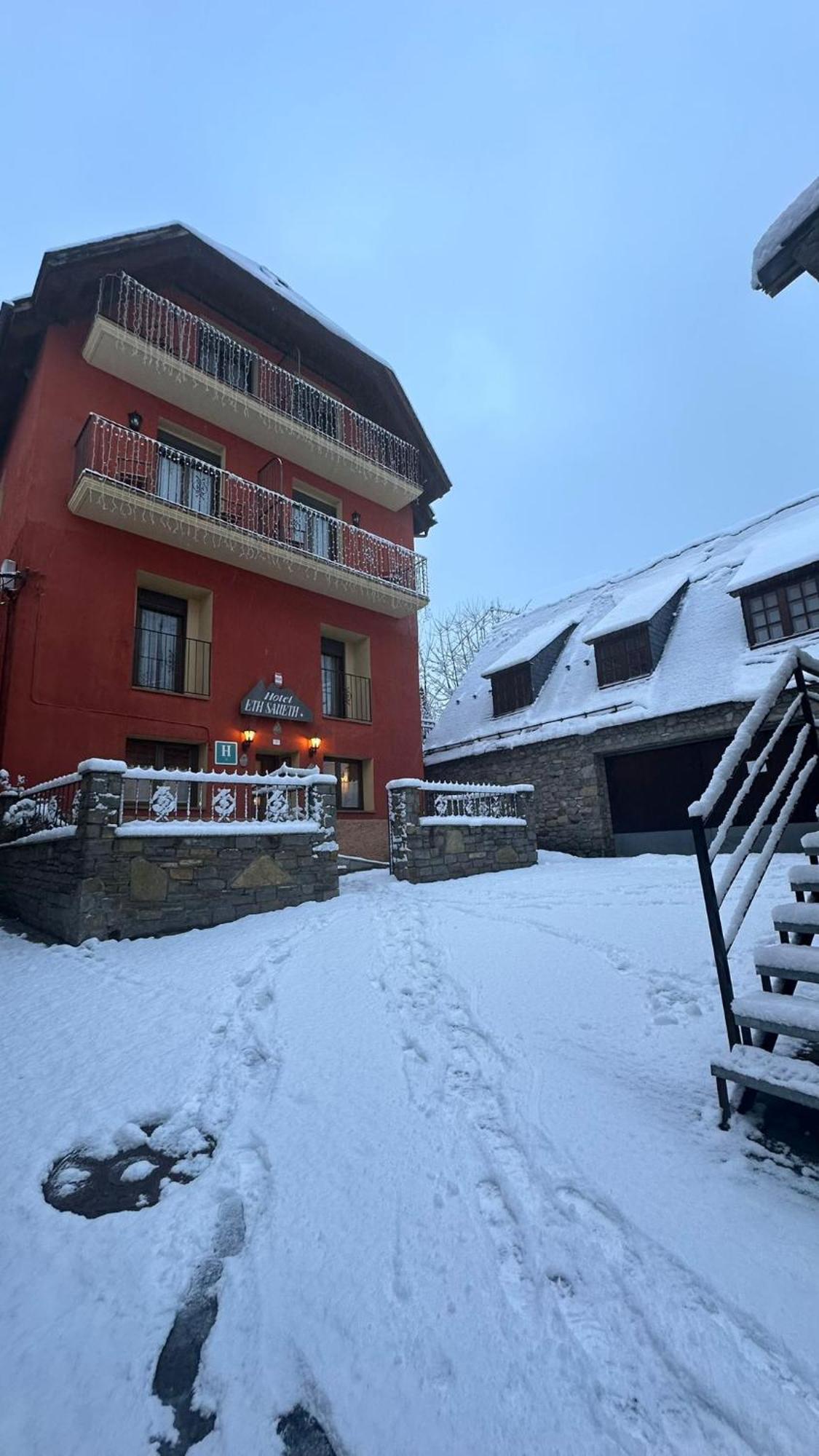 Hotel Saueth Tredós Eksteriør billede